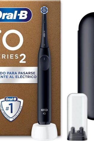 Oral-B iO 2 Cepillo de Dientes Eléctrico Negro Noche, 1 Cabezal, 1 Estuche De Viaje, 1 Soporte de Recambios de Viaje, 3 Modos De Cepillado, Sensor De Presión y Temporizador, Diseñado por Braun