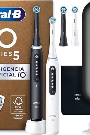 Oral-B iO 5N Pack de 2 Cepillos de Dientes Eléctricos con Mango Recargable, 2 Cabezales y Estuche de Viaje con Cargador, 5 Modos De Cepillado, Diseñado por Braun, Negro y Blanco