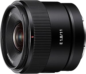 Sony SEL11F18 – 11 mm F1.8 Objetivo gran angular APS-C, compacto y luminoso,